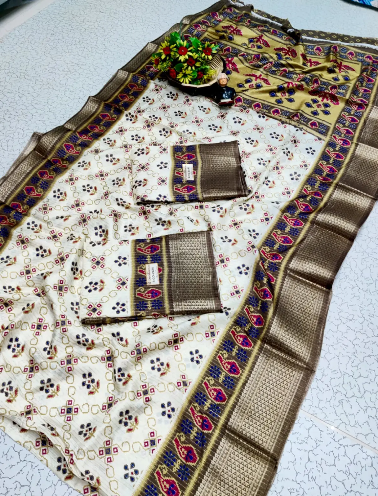 Patola Paisley Print Silver Zari Semi Silk Saree